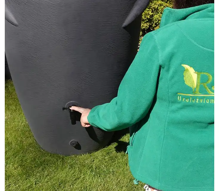 Duży ozdobny zbiornik na deszczówkę Aquacan, antracyt, 360L + kran + zestaw przyłączy