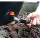 Duży ozdobny zbiornik na deszczówkę Aquacan, antracyt, 360L + kran + zestaw przyłączy