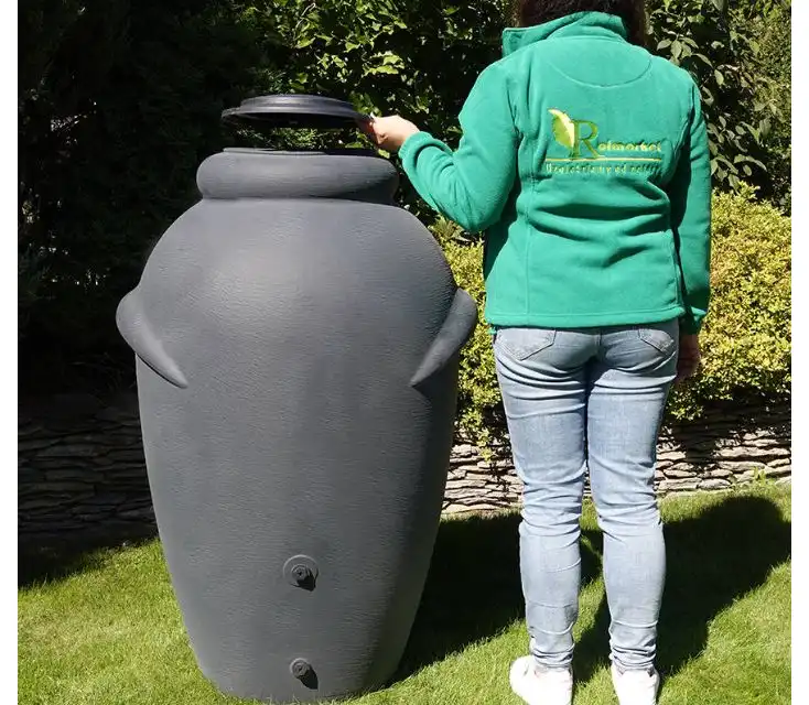 Duży ozdobny zbiornik na deszczówkę Aquacan, antracyt, 360L + kran + zestaw przyłączy