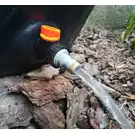 Duży ozdobny zbiornik na deszczówkę Aquacan, antracyt, 360L + kran + zestaw przyłączy